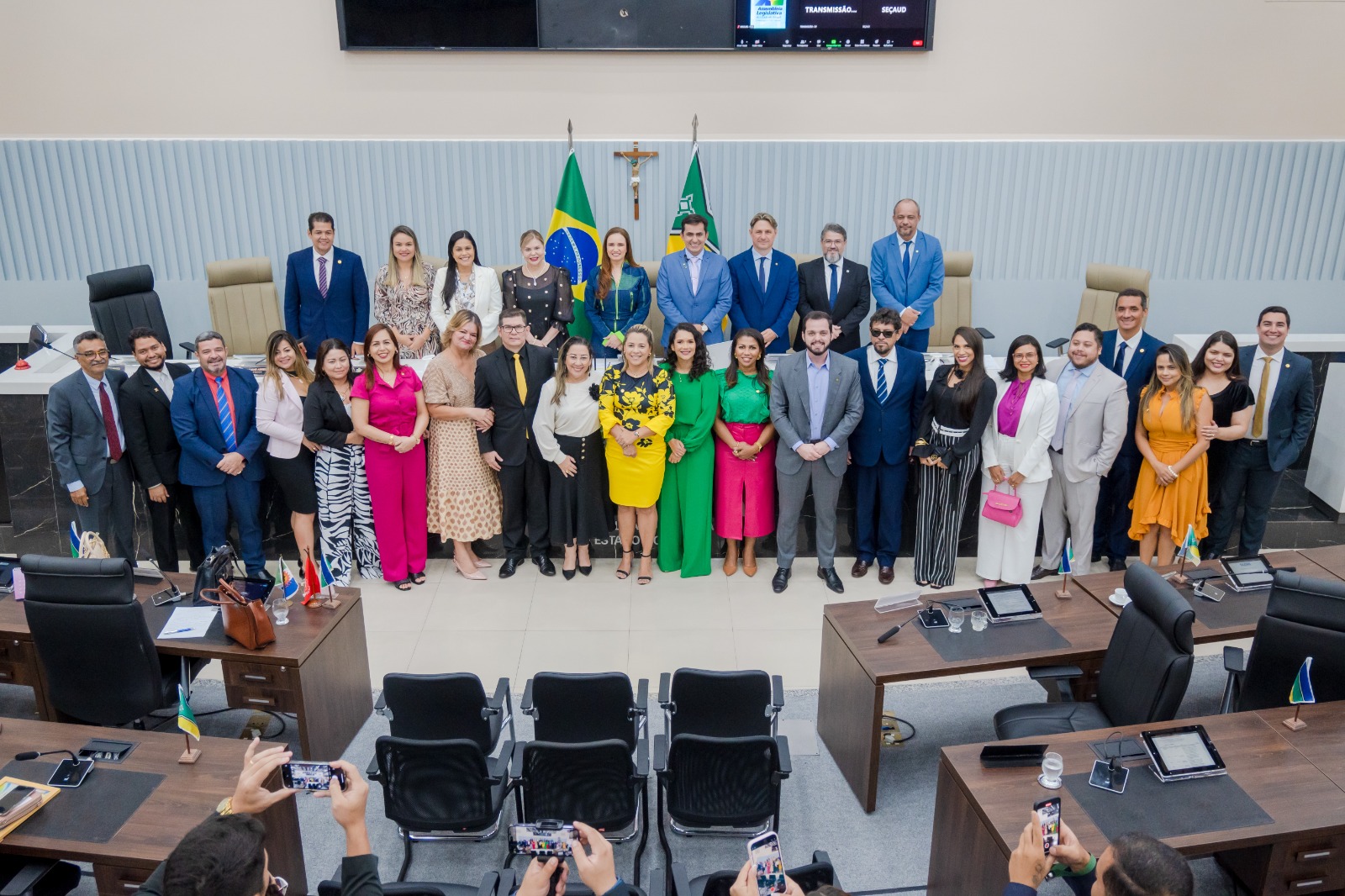 Profissionais são homenageados em sessão na Assembleia Legislativa pela